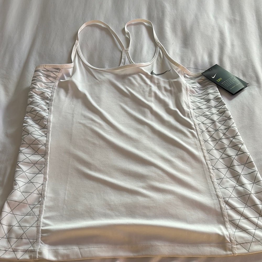 Nike White Sports Bra with Racerback and Moisture-Wicking Fabric